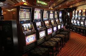 Filipino player browsing free scatter casino games on a smartphone